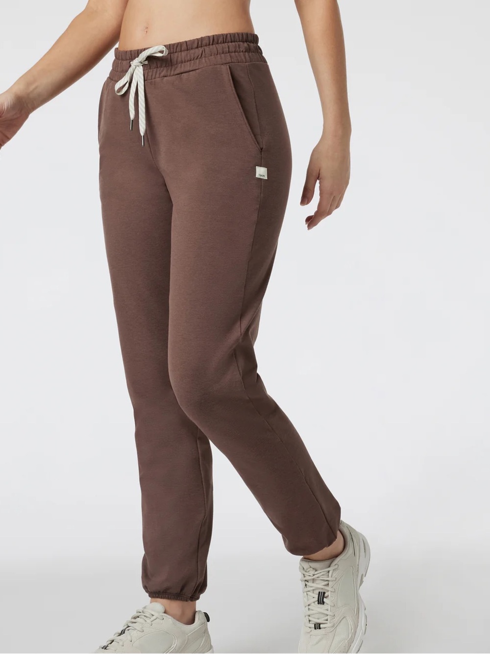 New With Tags Vuori Granite Jogger Dreamknit Warm, Chocolate Milk Heather, Small